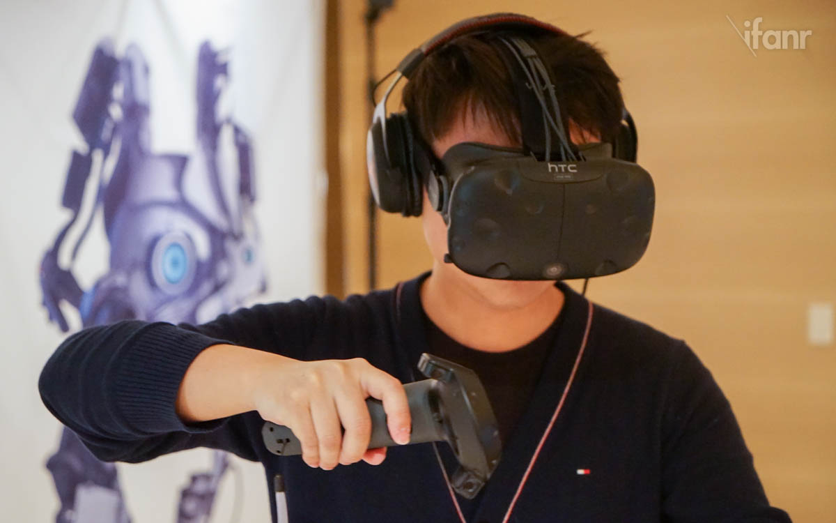 為了更快的體驗到更多游戲，HTC Vive 將迎接 2D 桌面影院模式