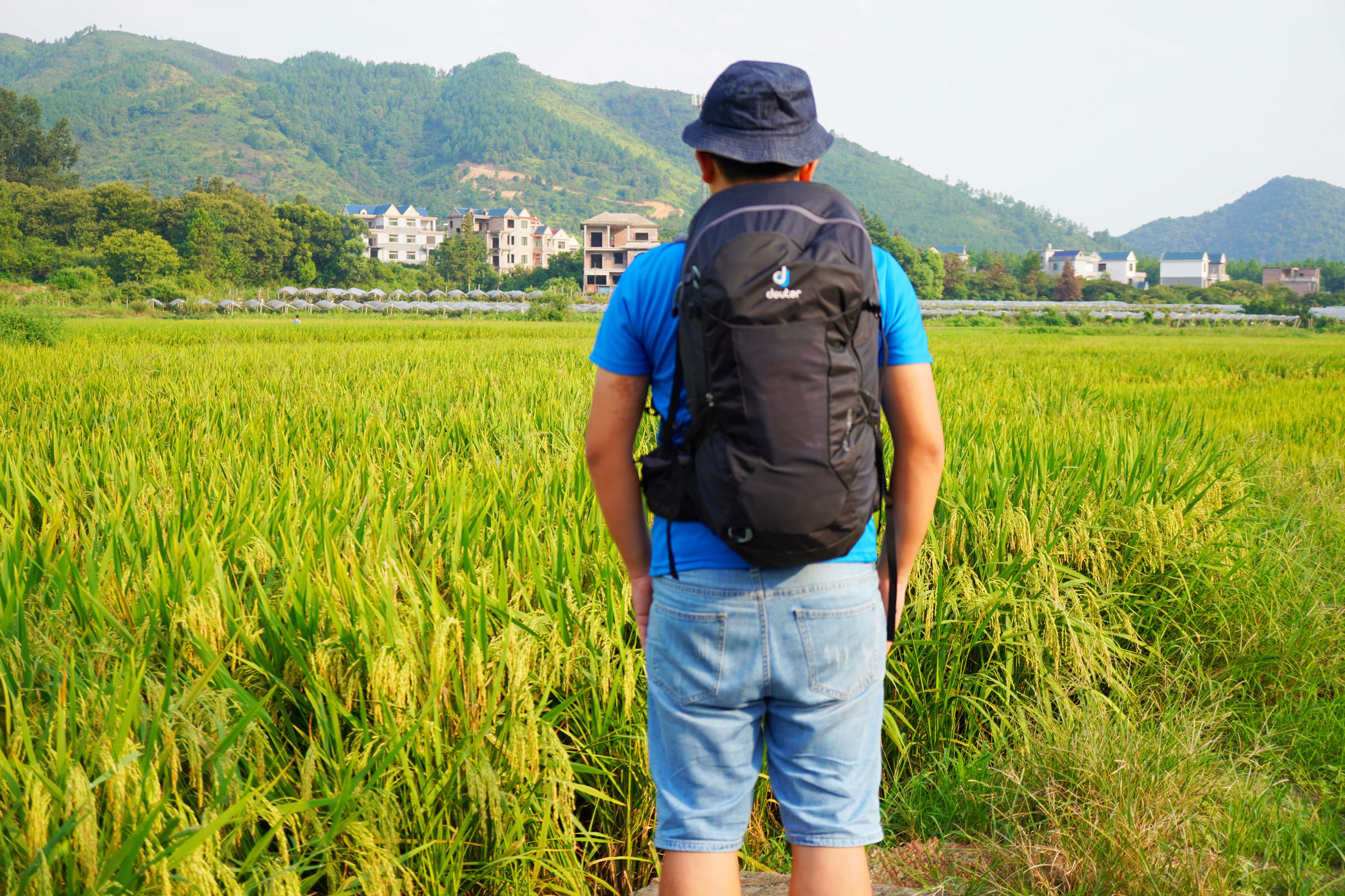 有容乃大，輕便上身——多特福特拉HIKING徒步旅行28L雙肩背包